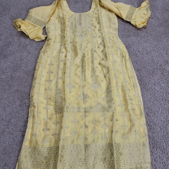 Salwaar Kameez - Picture 3 of 4